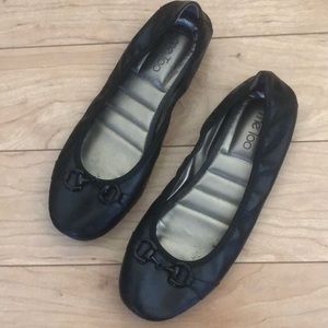 Me Too Flats - Excellent Condition - Size 10